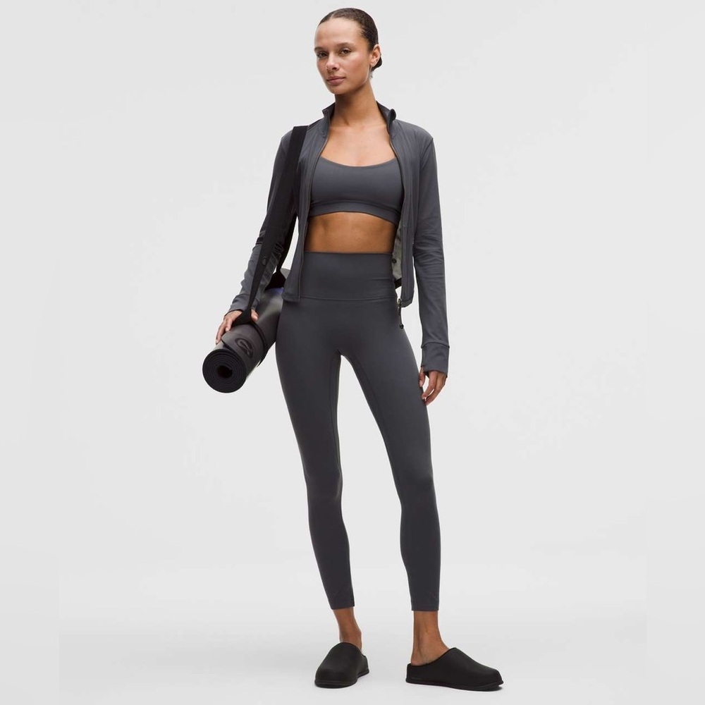 Lululemon Align No Line High-Rise Pant 25"
Coal size 6